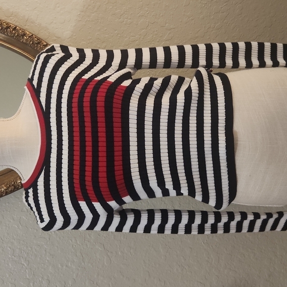 Tommy Hilfiger sweater - Picture 1 of 4